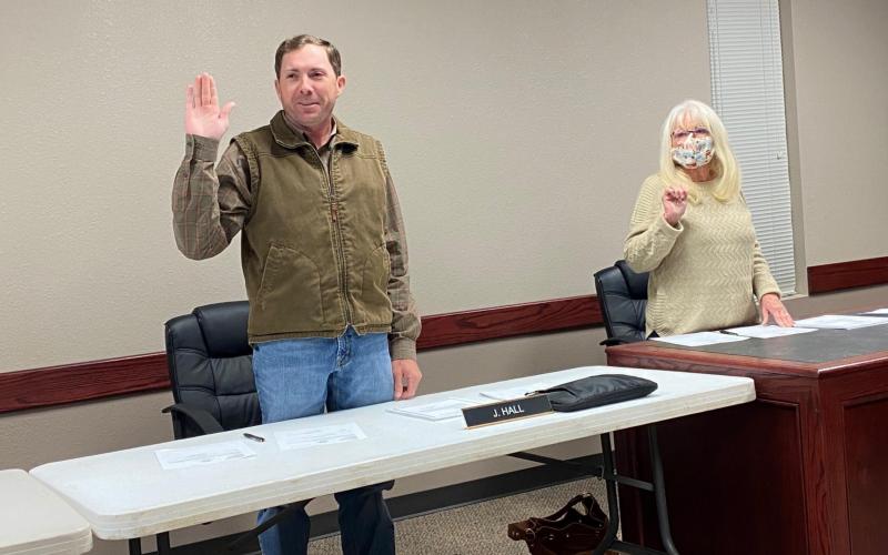 Four board members sworn in to PWCISD board