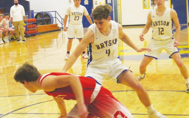 Petrolia boys lead cover to cover over Bryson, 45-23