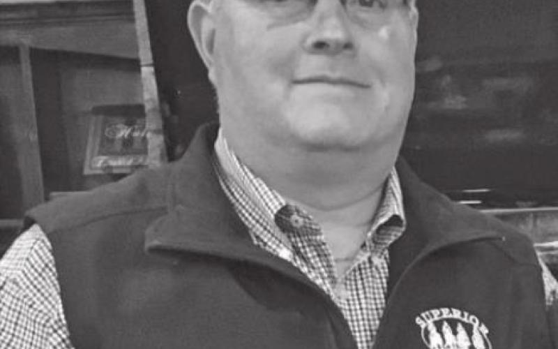 Bret Everett Hull