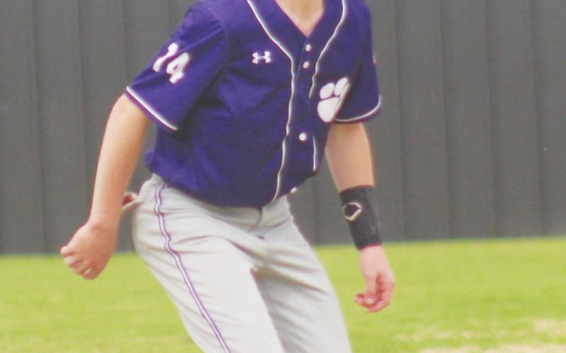 Jacksboro BB splits Saturday games