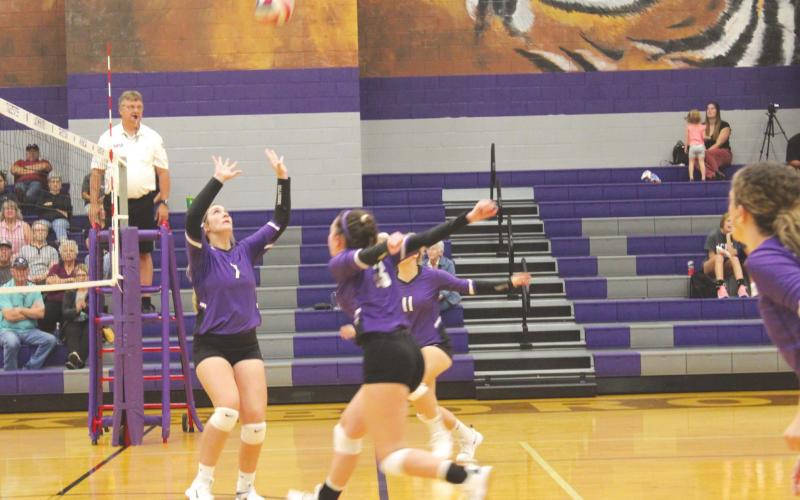 Jacksboro VB wins in five; Bryson girls swept