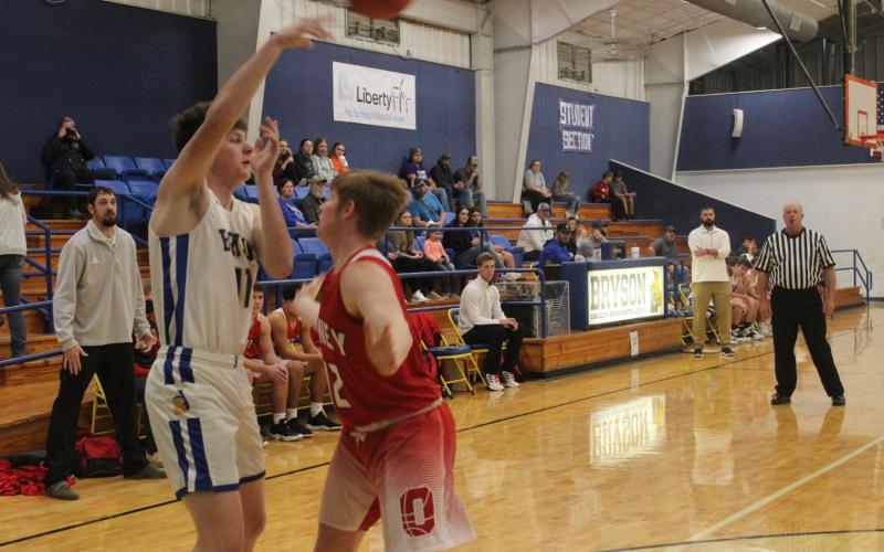 Bryson comes from early deficit to beat Olney