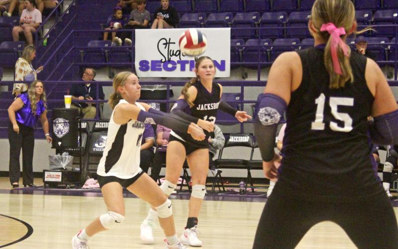 Rylee Bennett returns a serve Tuesday, Oct. 15 during Jacksboro’s loss to Vernon. Photo/Brian Smith