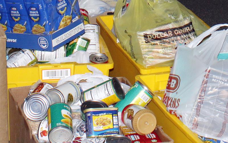 Jacksboro Community Food Pantry is collecting $25 gift cards to Lowe’s Market, Dollar General and Family Dollar through Wednesday, Dec. 10 to help fill gaps in food assistance. Photo/Ashley Anderson