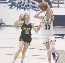 Perrin freshman Callie Weddle takes a shot during the Lady Pirates’ 48-44 loss to the visiting Lady ‘Cats in a playoff warmup game. Photo/Brian Smith