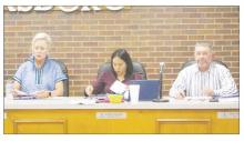 Aldermen Shawnea Smith and Libby Gonzales and Mayor Alton Morris, Jr. all listen to discussion on when to hire a new Jacksboro police chief. The item was tabled until the Monday, June 11 council meeting. Photo/Brian Smith