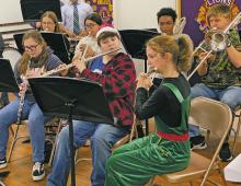JHS band performs Christmas Carols